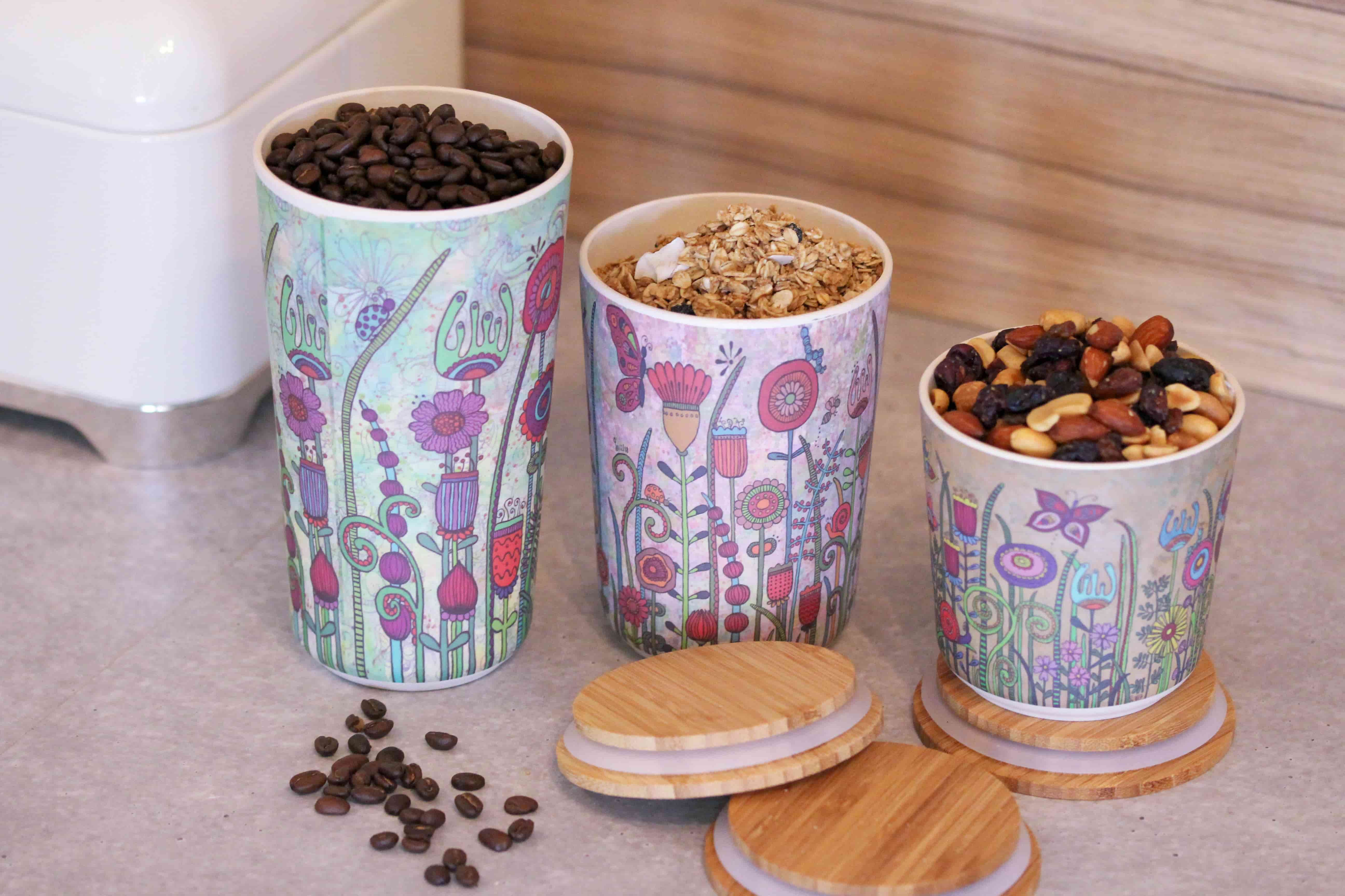 Die befüllten Dosen mit dem Design von Rollin'Art.