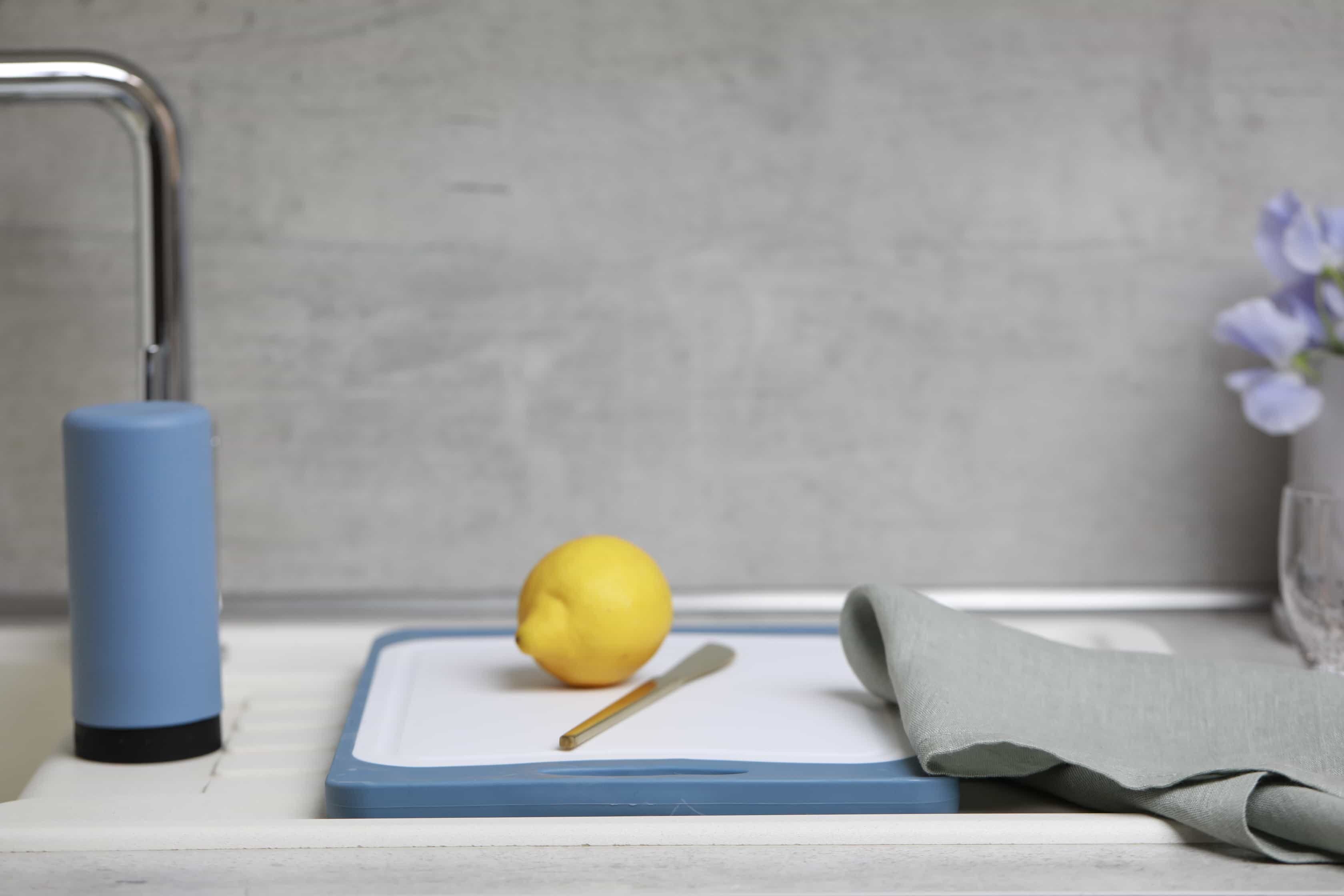 Praktische Küchenhelfer rund um die Spüle von WENKO